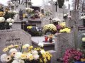 Groby na "wszystkich Świętych" 2004